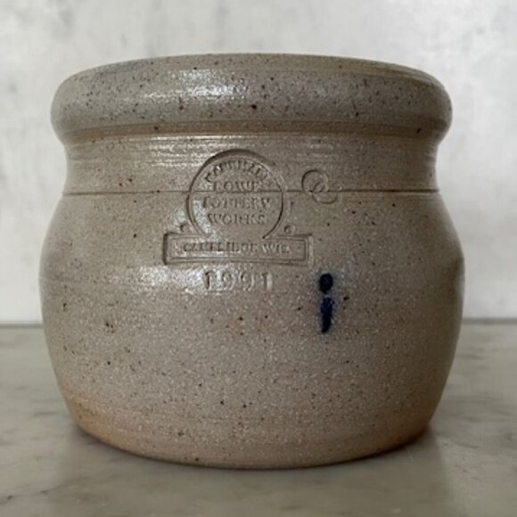 ROWE POTTERY WORKS Vintage Salt Glazed Blue Heart Pattern 1991 Crock 2 Cup - Picture 9 of 16